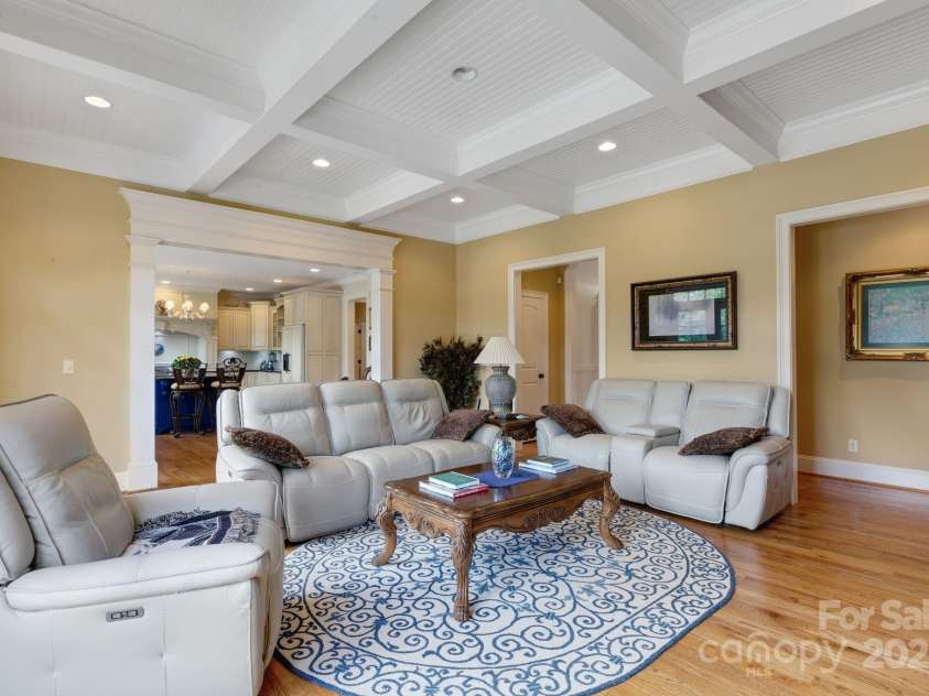 340 Harrison Road, Roebuck, SC 29376.  MLS# CAR4280082, YatesRealty ID 25593. 
