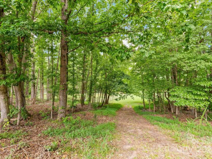 340 Harrison Road, Roebuck, SC 29376.  MLS# CAR4280082, YatesRealty ID 25593. 