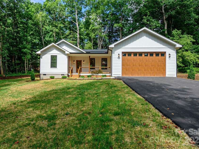 118 Laurel Lane, Etowah, NC 28729.  MLS# CAR4258432, YatesRealty ID 25594. 