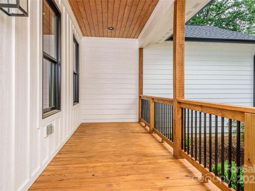 118 Laurel Lane, Etowah, NC 28729.  MLS# CAR4258432, YatesRealty ID 25594. 