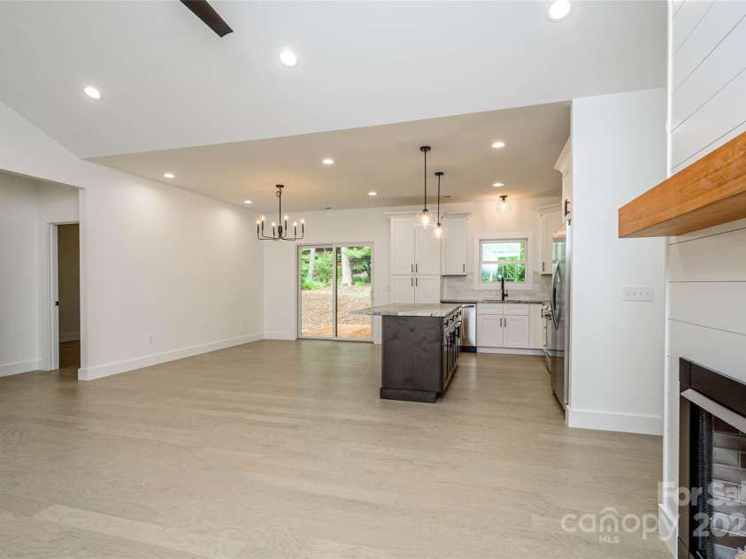 118 Laurel Lane, Etowah, NC 28729.  MLS# CAR4258432, YatesRealty ID 25594. 
