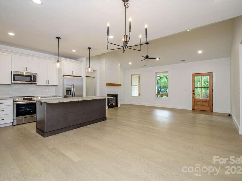 118 Laurel Lane, Etowah, NC 28729.  MLS# CAR4258432, YatesRealty ID 25594. 