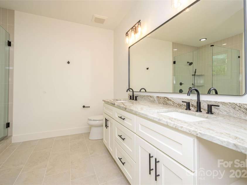 118 Laurel Lane, Etowah, NC 28729.  MLS# CAR4258432, YatesRealty ID 25594. 