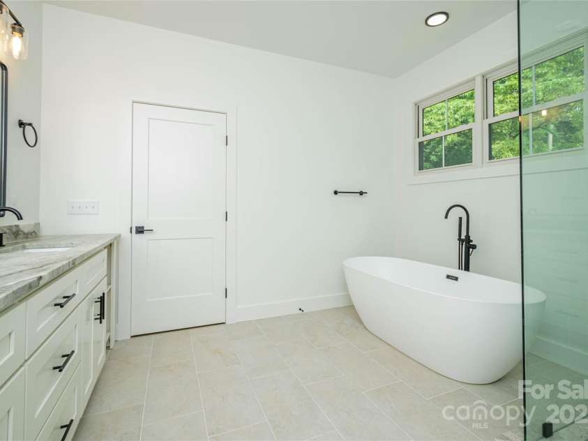 118 Laurel Lane, Etowah, NC 28729.  MLS# CAR4258432, YatesRealty ID 25594. 