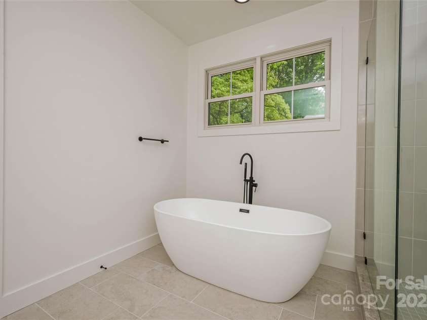 118 Laurel Lane, Etowah, NC 28729.  MLS# CAR4258432, YatesRealty ID 25594. 