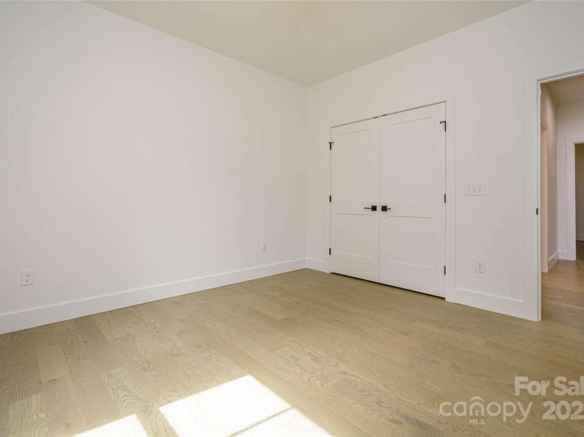 118 Laurel Lane, Etowah, NC 28729.  MLS# CAR4258432, YatesRealty ID 25594. 