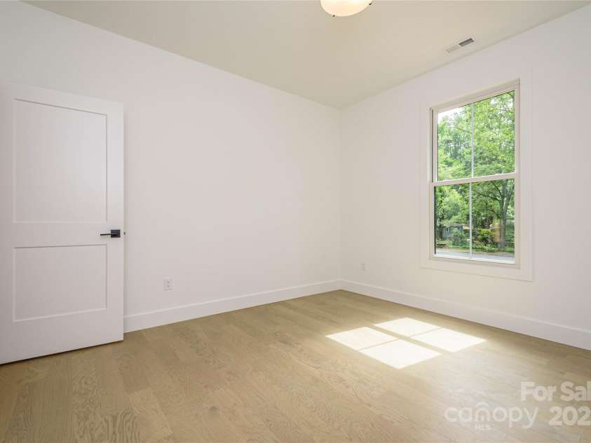 118 Laurel Lane, Etowah, NC 28729.  MLS# CAR4258432, YatesRealty ID 25594. 