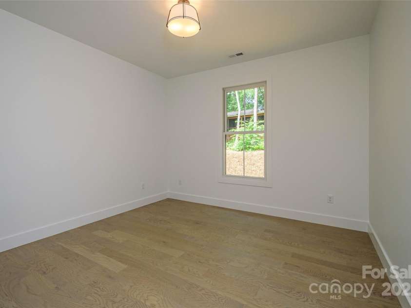 118 Laurel Lane, Etowah, NC 28729.  MLS# CAR4258432, YatesRealty ID 25594. 