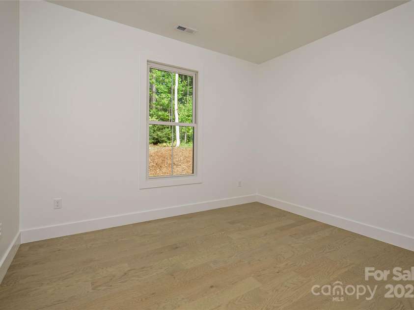 118 Laurel Lane, Etowah, NC 28729.  MLS# CAR4258432, YatesRealty ID 25594. 