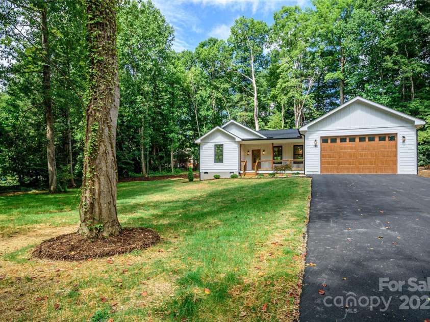 118 Laurel Lane, Etowah, NC 28729.  MLS# CAR4258432, YatesRealty ID 25594. 