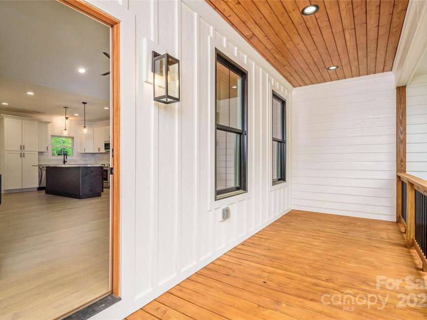 118 Laurel Lane, Etowah, NC 28729.  MLS# CAR4258432, YatesRealty ID 25594. 