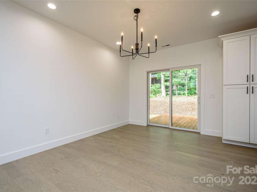118 Laurel Lane, Etowah, NC 28729.  MLS# CAR4258432, YatesRealty ID 25594. 