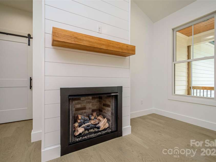 118 Laurel Lane, Etowah, NC 28729.  MLS# CAR4258432, YatesRealty ID 25594. 