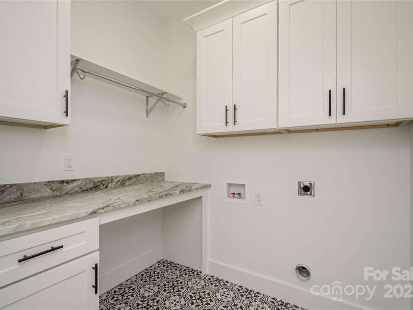 118 Laurel Lane, Etowah, NC 28729.  MLS# CAR4258432, YatesRealty ID 25594. 