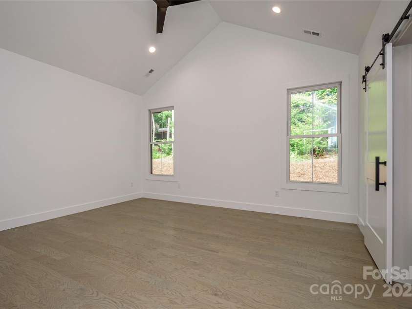118 Laurel Lane, Etowah, NC 28729.  MLS# CAR4258432, YatesRealty ID 25594. 