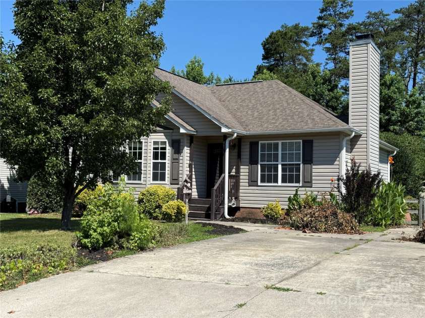 4870 Beckel Road, Winston Salem, NC 27127.  MLS# CAR4277854, YatesRealty ID 25595. 