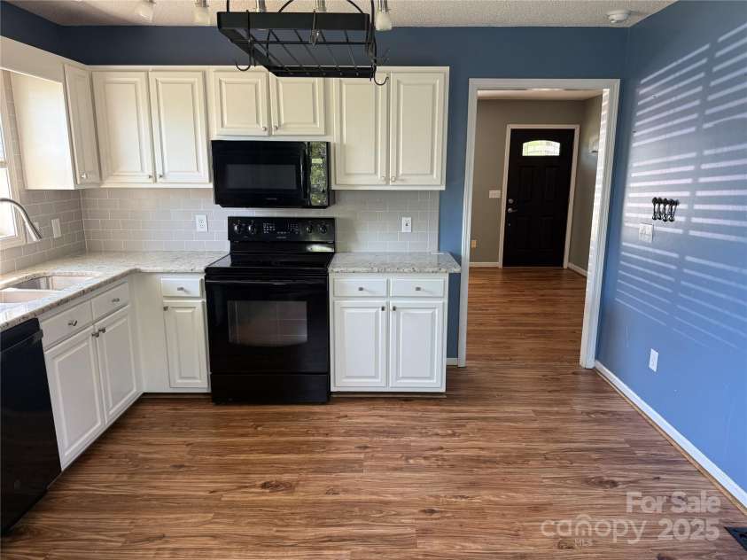 4870 Beckel Road, Winston Salem, NC 27127.  MLS# CAR4277854, YatesRealty ID 25595. 