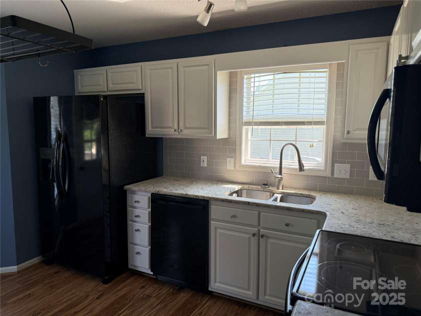 4870 Beckel Road, Winston Salem, NC 27127.  MLS# CAR4277854, YatesRealty ID 25595. 