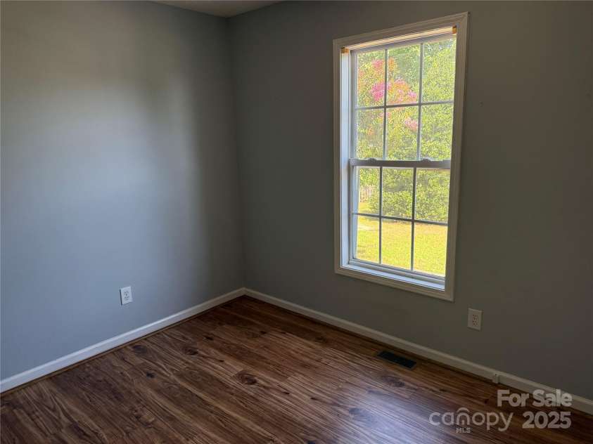 4870 Beckel Road, Winston Salem, NC 27127.  MLS# CAR4277854, YatesRealty ID 25595. 