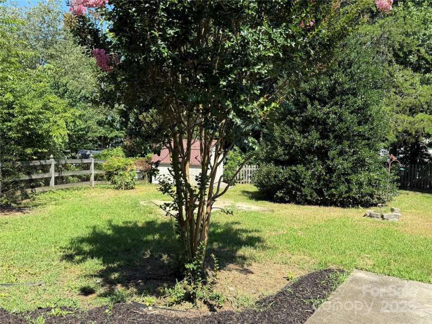 4870 Beckel Road, Winston Salem, NC 27127.  MLS# CAR4277854, YatesRealty ID 25595. 