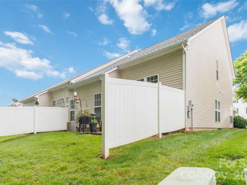 3866 Carl Parmer Drive, Harrisburg, NC 28075.  MLS# CAR4382668, YatesRealty ID 25596. 