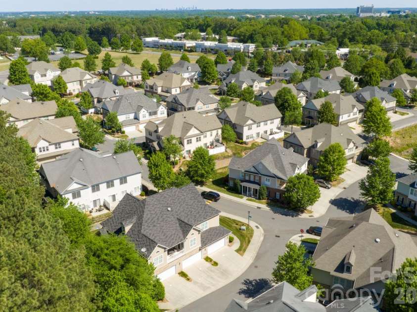 14726 Inter Milan Way, Charlotte, NC 28277.  MLS# CAR4373685, YatesRealty ID 25597.  Peaceful Community