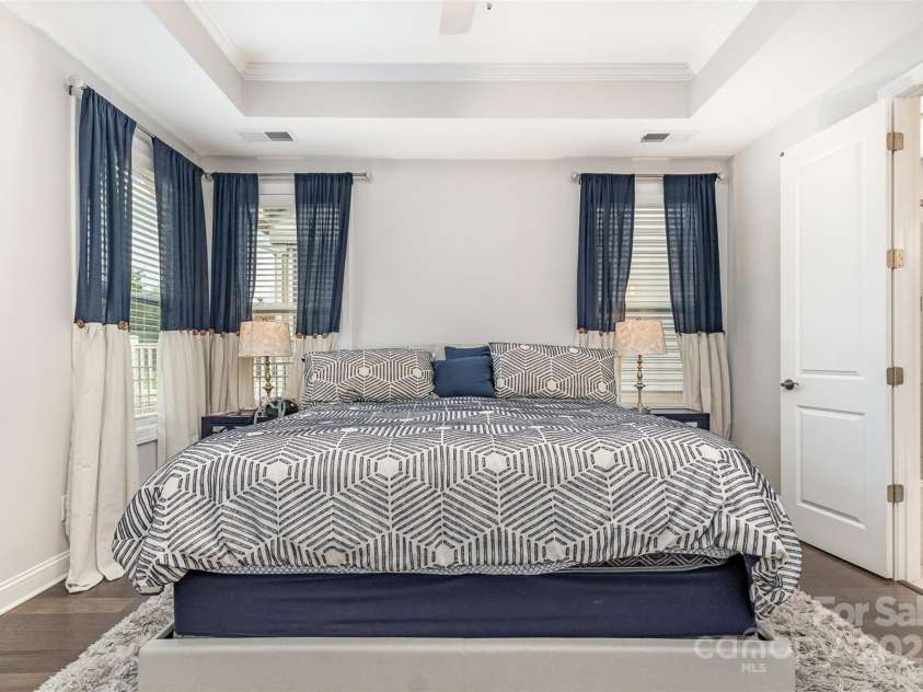 7025 Overjoyed Crossing, Charlotte, NC 28215.  MLS# CAR4278663, YatesRealty ID 25597. 