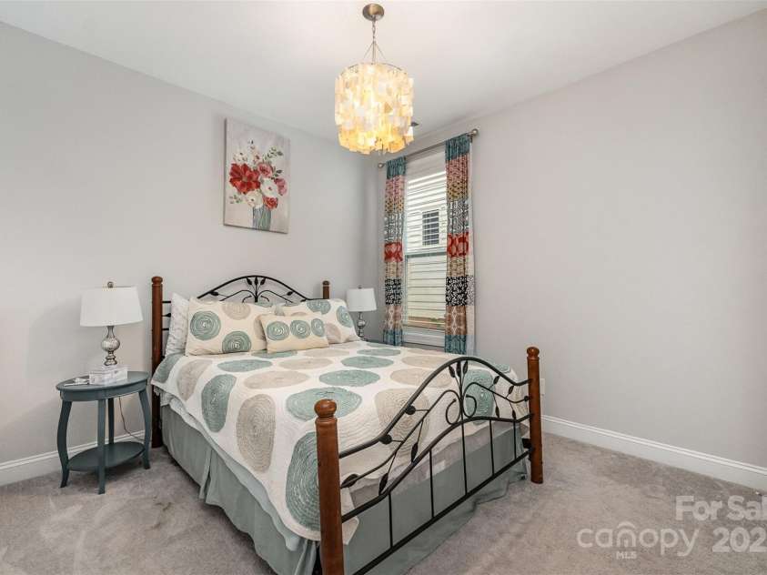 7025 Overjoyed Crossing, Charlotte, NC 28215.  MLS# CAR4278663, YatesRealty ID 25597. 