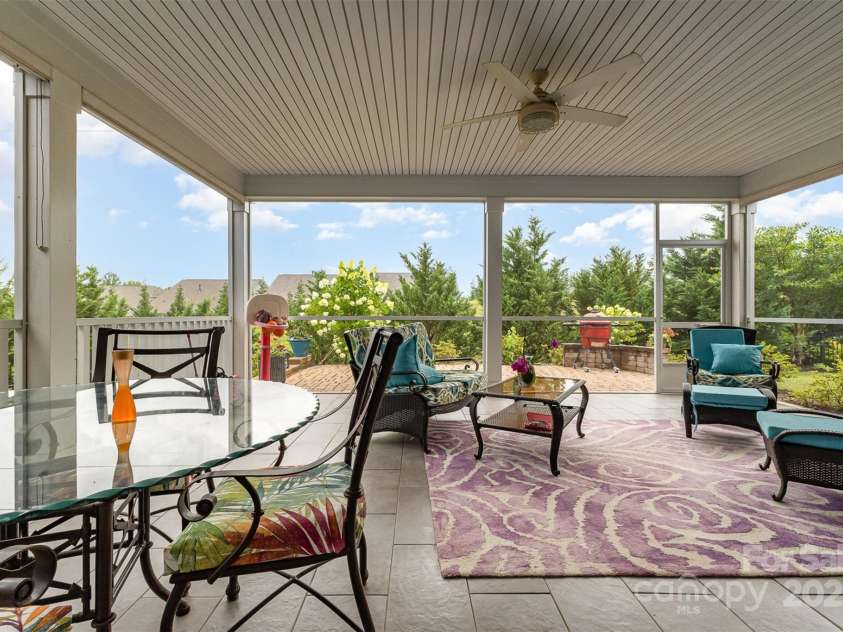 7025 Overjoyed Crossing, Charlotte, NC 28215.  MLS# CAR4278663, YatesRealty ID 25597. 