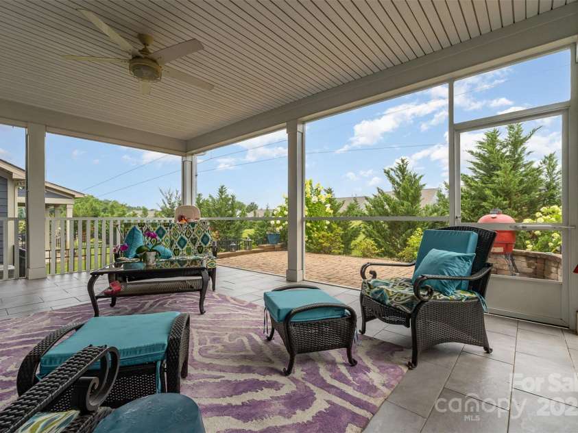 7025 Overjoyed Crossing, Charlotte, NC 28215.  MLS# CAR4278663, YatesRealty ID 25597. 