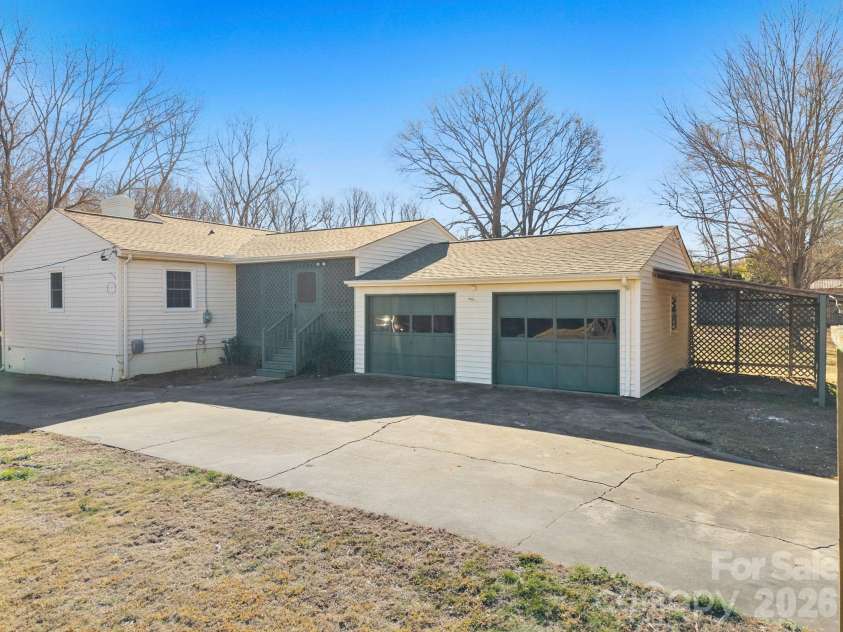1950 Rosemont Street, Salisbury, NC 28144.  MLS# CAR4340334, YatesRealty ID 25598. 