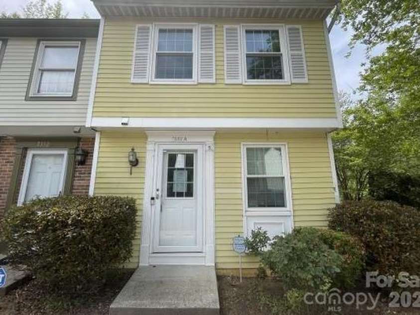7352 Pebblestone Drive, Charlotte, NC 28212.  MLS# CAR4372041, YatesRealty ID 25599. 