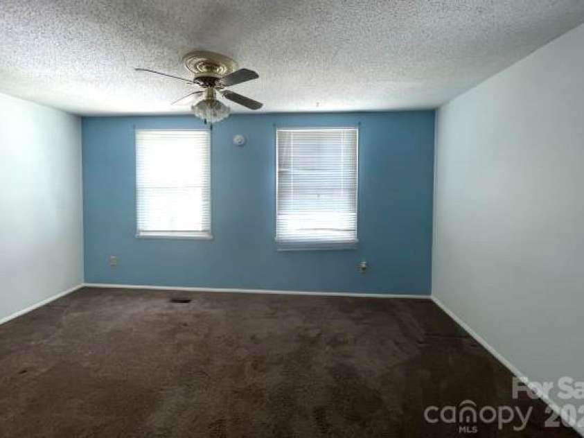 7352 Pebblestone Drive, Charlotte, NC 28212.  MLS# CAR4372041, YatesRealty ID 25599. 