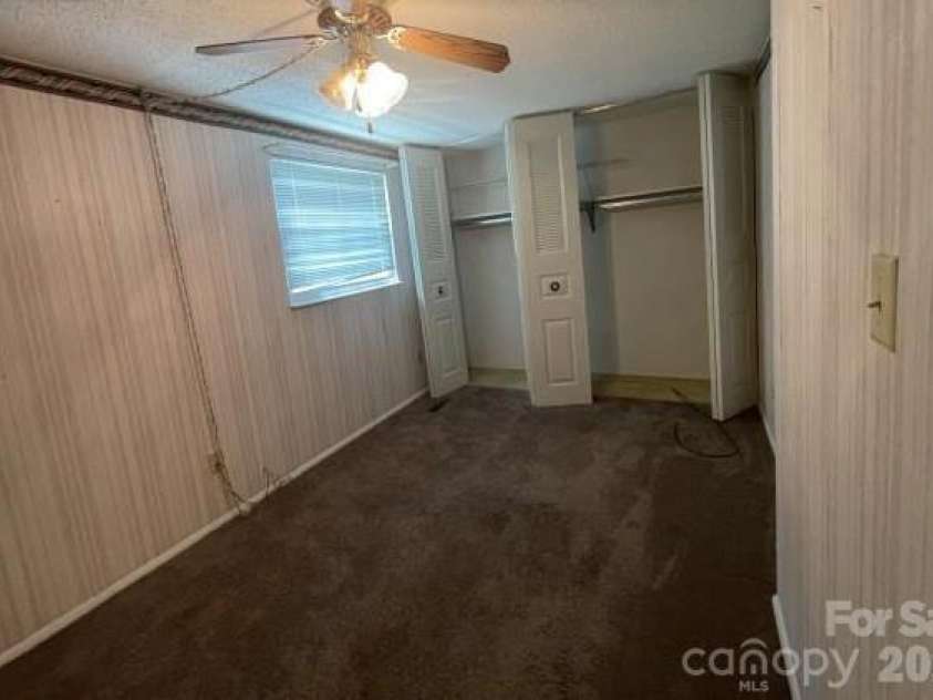 7352 Pebblestone Drive, Charlotte, NC 28212.  MLS# CAR4372041, YatesRealty ID 25599. 