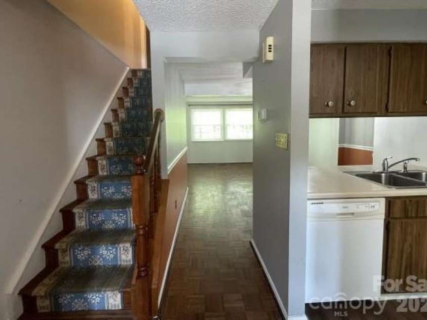 7352 Pebblestone Drive, Charlotte, NC 28212.  MLS# CAR4372041, YatesRealty ID 25599. 