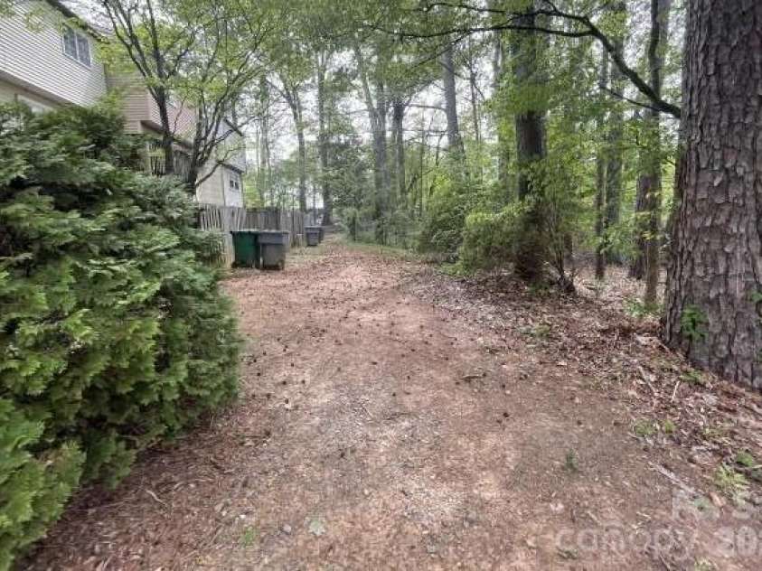 7352 Pebblestone Drive, Charlotte, NC 28212.  MLS# CAR4372041, YatesRealty ID 25599. 