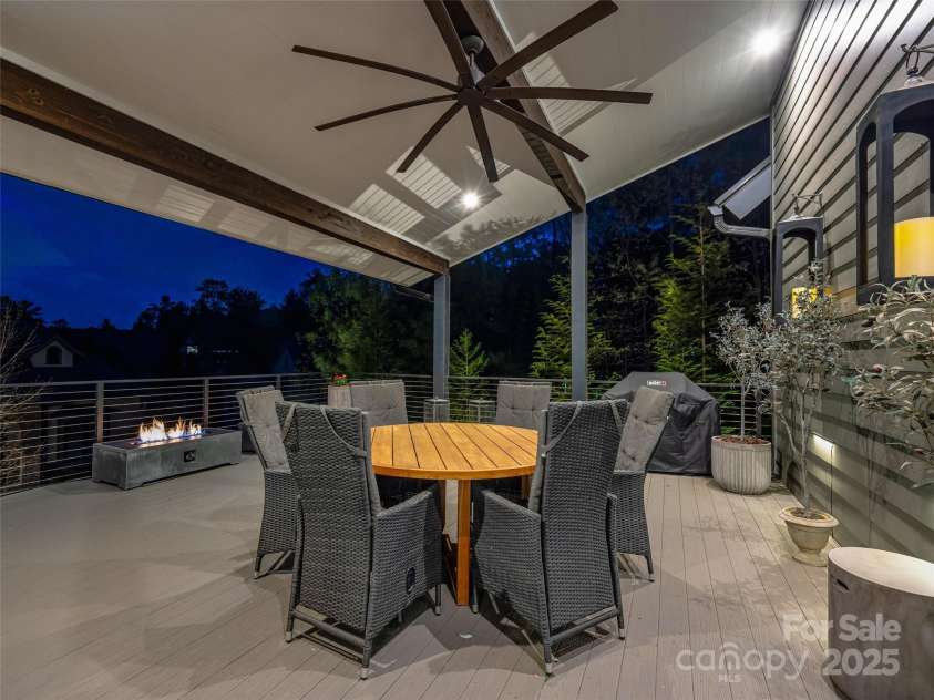 11 Bayonne Trail, Asheville, NC 28804.  MLS# CAR4250937, YatesRealty ID 256. Luxurious entertaining