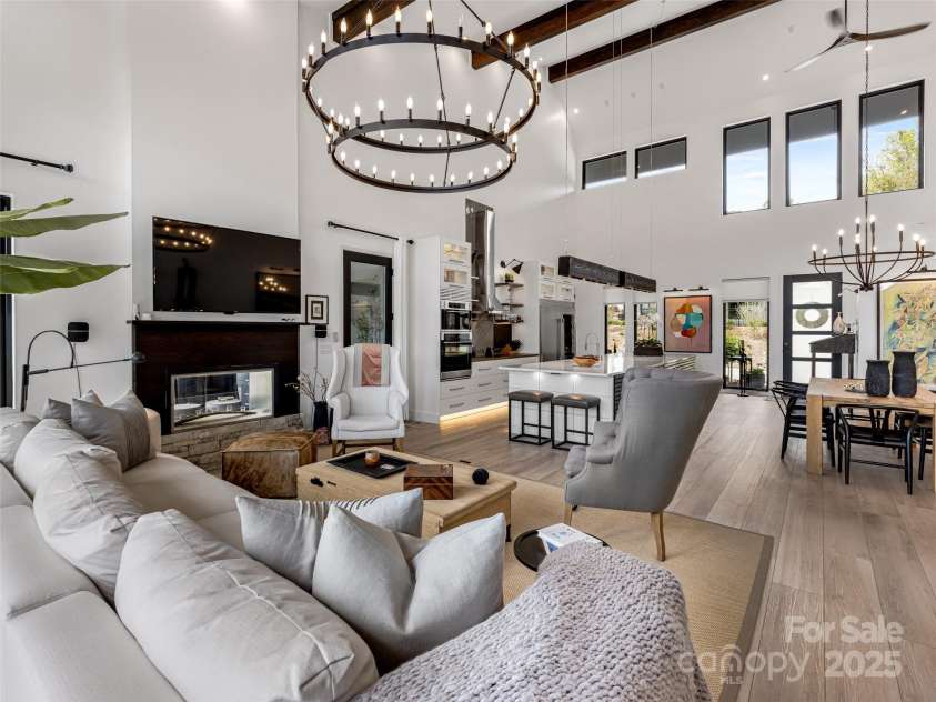 11 Bayonne Trail, Asheville, NC 28804.  MLS# CAR4250937, YatesRealty ID 256. Relax and enjoy in this spacious living area