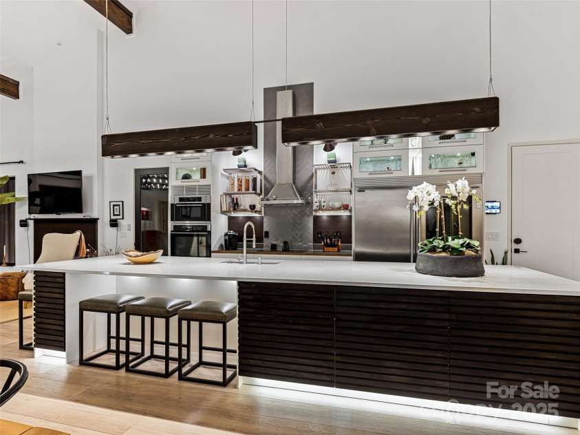 11 Bayonne Trail, Asheville, NC 28804.  MLS# CAR4250937, YatesRealty ID 256. Simply beautiful to behold