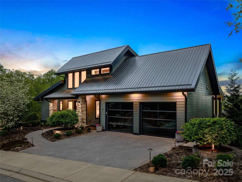 11 Bayonne Trail, Asheville, NC 28804.  MLS# CAR4250937, YatesRealty ID 256. Stone, metal and wood accents abound