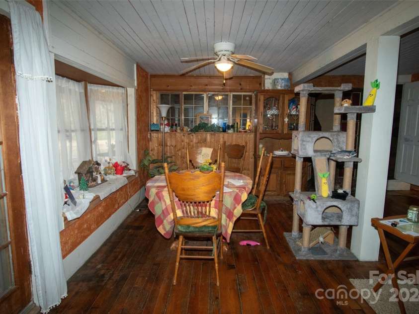5008 US 176 Highway, Saluda, NC 28773.  MLS# CAR4198240, YatesRealty ID 256. 