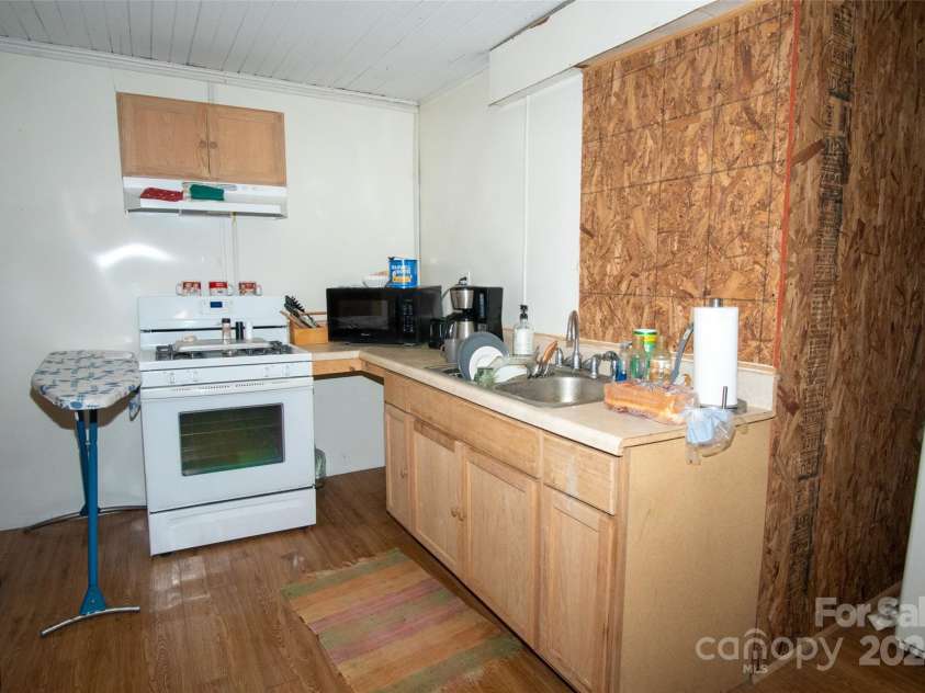 5008 US 176 Highway, Saluda, NC 28773.  MLS# CAR4198240, YatesRealty ID 256. 