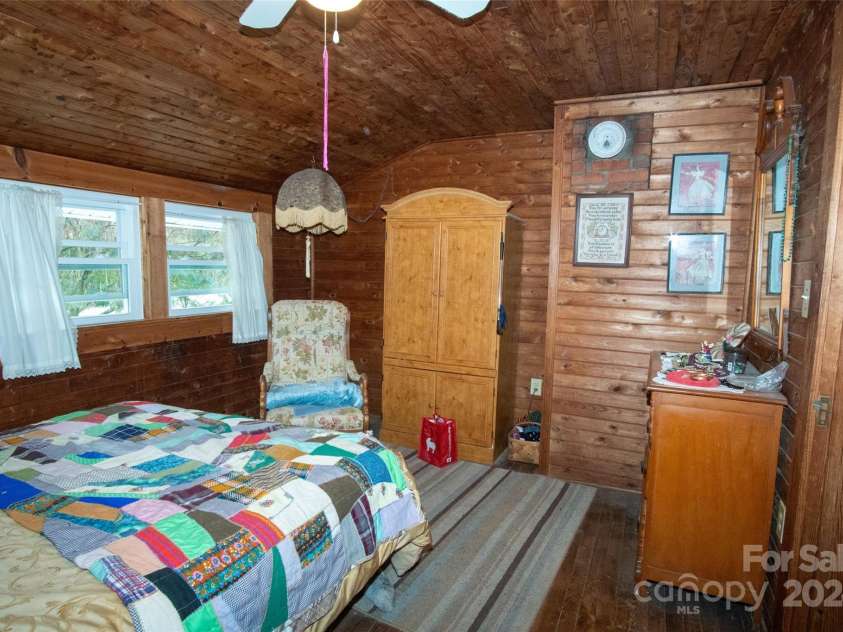 5008 US 176 Highway, Saluda, NC 28773.  MLS# CAR4198240, YatesRealty ID 256. 