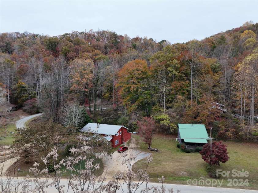 5008 US 176 Highway, Saluda, NC 28773.  MLS# CAR4198240, YatesRealty ID 256. 