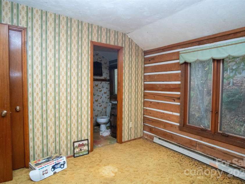 5008 US 176 Highway, Saluda, NC 28773.  MLS# CAR4198240, YatesRealty ID 256. 