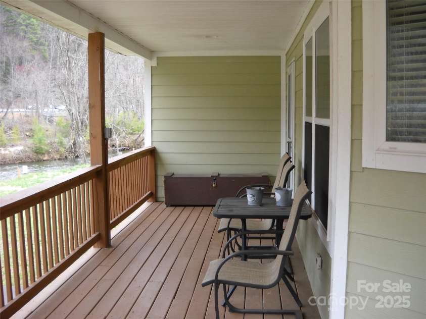 992 Hornet Drive, Whittier, NC 28789.  MLS# CAR4237623, YatesRealty ID 256. 