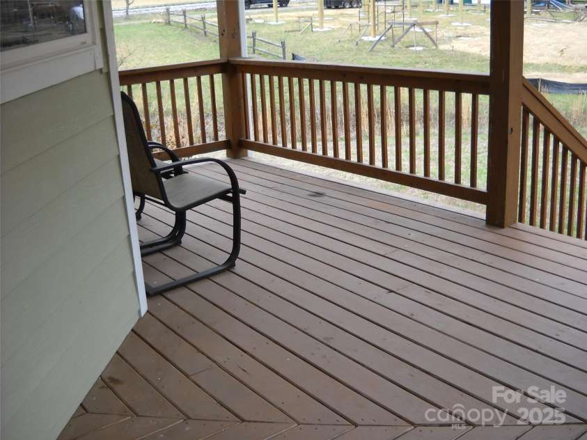 992 Hornet Drive, Whittier, NC 28789.  MLS# CAR4237623, YatesRealty ID 256. 