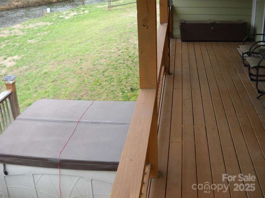 992 Hornet Drive, Whittier, NC 28789.  MLS# CAR4237623, YatesRealty ID 256. 