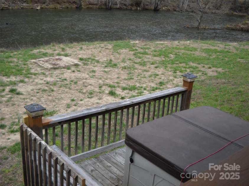 992 Hornet Drive, Whittier, NC 28789.  MLS# CAR4237623, YatesRealty ID 256. 