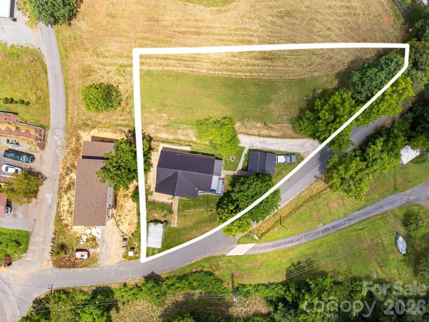29 Ponder Street, Mars Hill, NC 28754.  MLS# CAR4286832, YatesRealty ID 2560. 